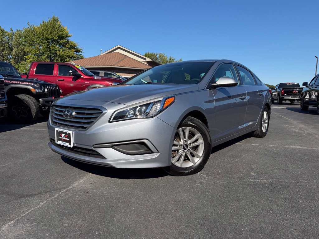 Used 2017 Hyundai Sonata SE FWD image 1