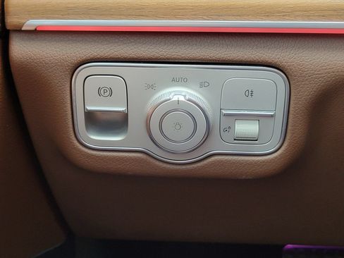 Used 2024 Mercedes-Benz GLS 450 4MATIC image 15