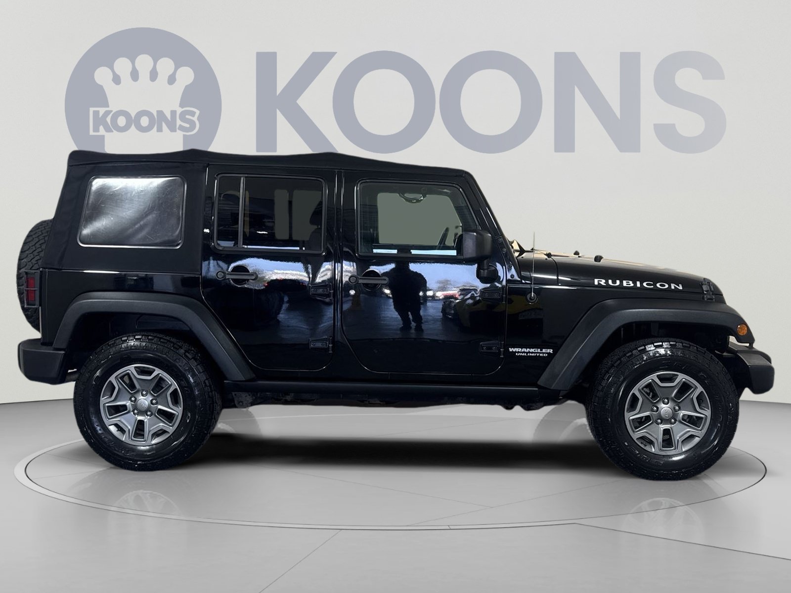 Used 2016 Jeep Wrangler Unlimited Rubicon w/ Connectivity Group AWD/4WD image 8