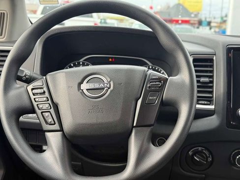 Used 2024 Nissan Frontier SV image 19