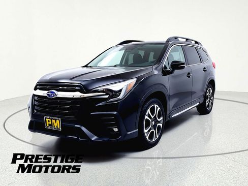 Used 2023 Subaru Ascent Limited image 3