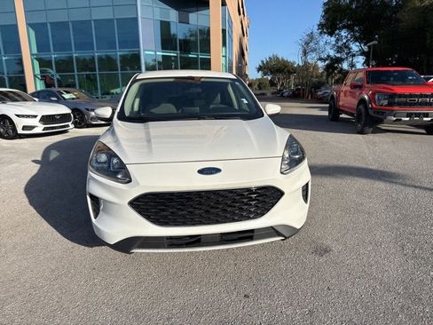 Certified 2020 Ford Escape SE image 10