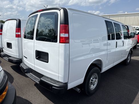 New 2025 Chevrolet Express 3500 w/ Driver Convenience Package RWD image 7