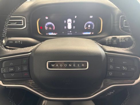 Used 2022 Jeep Wagoneer Series II AWD/4WD image 21