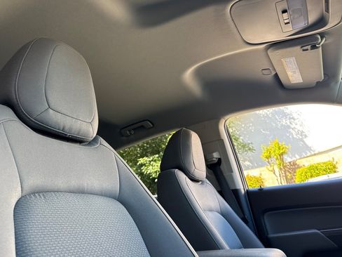 Used 2022 Chevrolet Colorado W/T w/ Custom Special Edition image 20