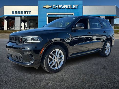Used 2023 Dodge Durango GT image 2