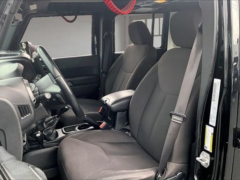 Used 2017 Jeep Wrangler Unlimited Sport w/ Quick Order Package 23S AWD/4WD image 24
