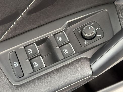 Used 2024 Volkswagen Tiguan SEL R-Line AWD/4WD image 28