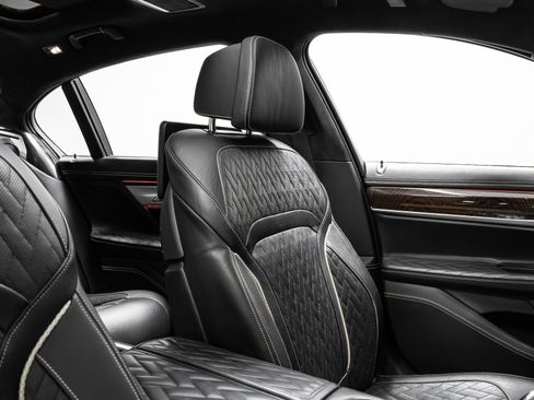 Used 2020 BMW 750i xDrive image 18