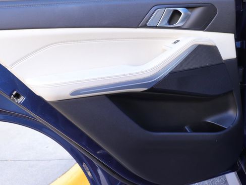 Used 2022 BMW X5 xDrive45e w/ M Sport Package image 15