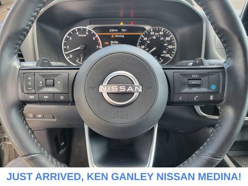Certified 2023 Nissan Rogue SV w/ SV Premium B Package AWD/4WD image 12