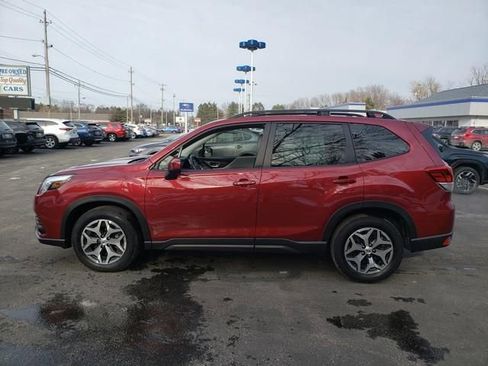 Certified 2023 Subaru Forester Premium image 7