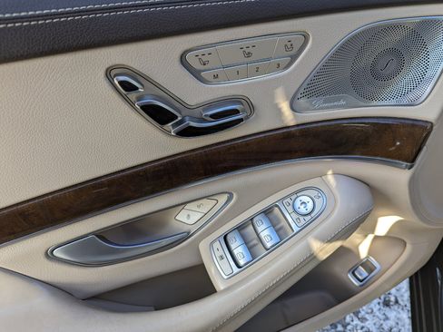 Used 2017 Mercedes-Benz S 550 4MATIC Sedan image 13