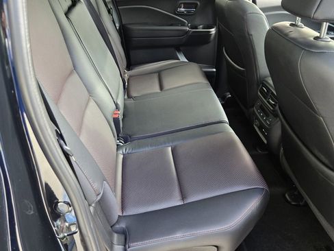 Used 2025 Honda Ridgeline Black Edition image 15