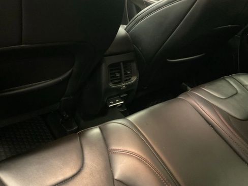 Used 2019 Jeep Cherokee Trailhawk w/ Cold Weather Group AWD/4WD image 29