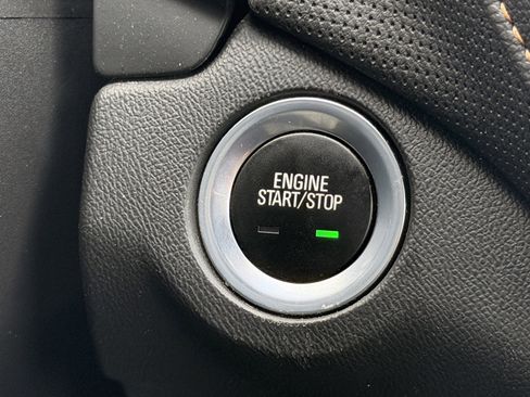 Used 2021 Chevrolet Equinox Premier image 40