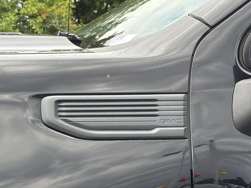 Used 2023 GMC Sierra 1500 Pro w/ Graphite Edition AWD/4WD image 9