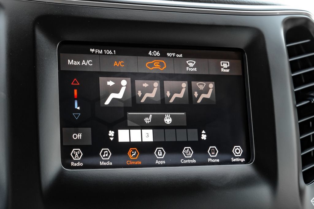 Used 2021 Jeep Cherokee Latitude Plus FWD image 26