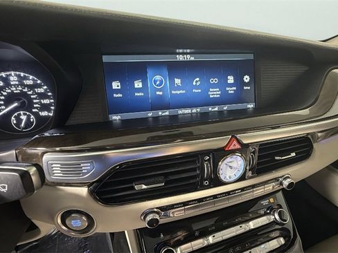 Used 2018 Genesis G90 3.3T Premium image 21