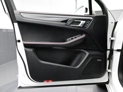 Certified 2018 Porsche Macan GTS AWD/4WD image 7