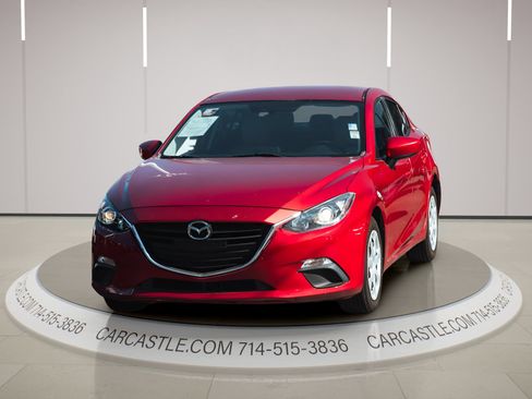 Used 2016 MAZDA MAZDA3 i Sport FWD image 2