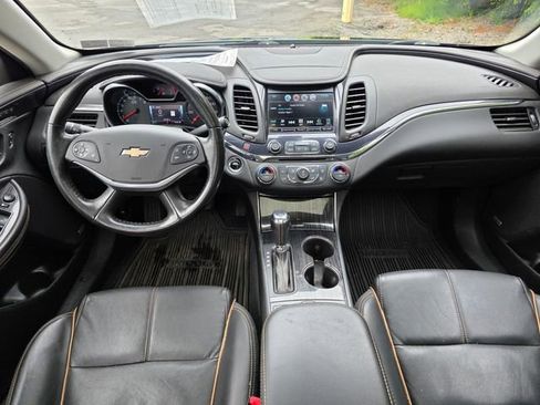 Used 2018 Chevrolet Impala Premier w/ Premier Convenience Package FWD image 9