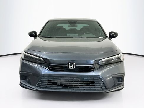Used 2022 Honda Civic Sport image 2
