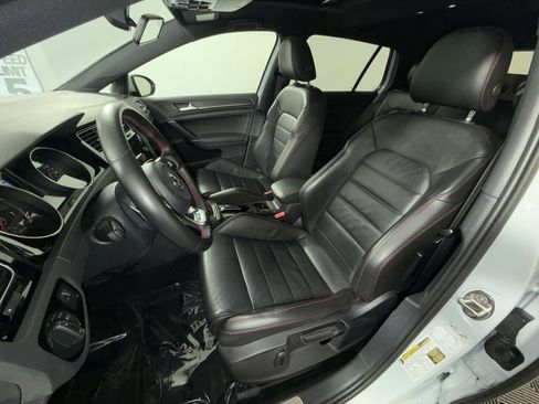 Used 2019 Volkswagen GTI SE image 13