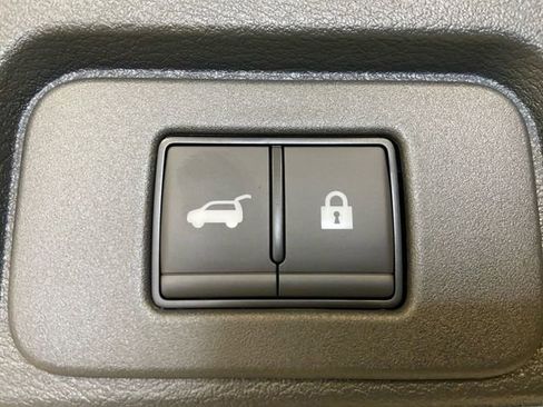 New 2026 Nissan Rogue Platinum w/ Tech Package AWD/4WD image 18