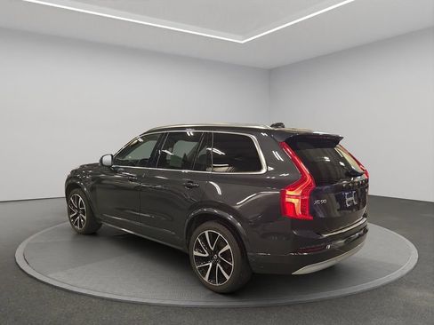 Used 2022 Volvo XC90 T6 Momentum AWD/4WD image 4