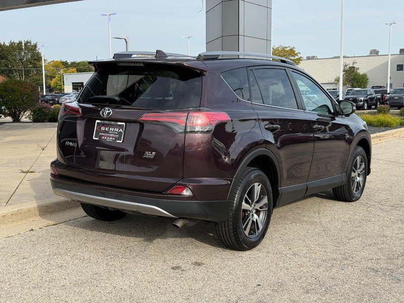 Used 2018 Toyota RAV4 XLE AWD/4WD image 3