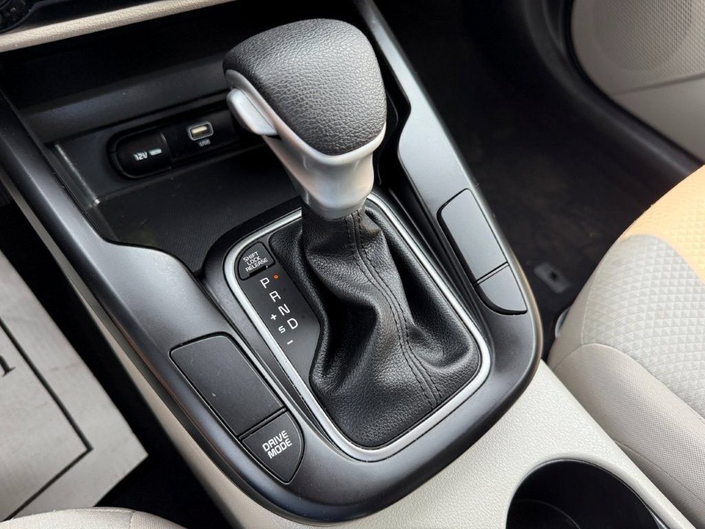 Used 2023 Kia Soul LX FWD image 28