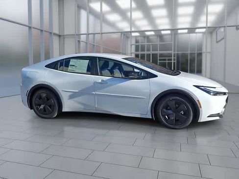 New 2026 Toyota Prius Plug-In Hybrid FWD image 6