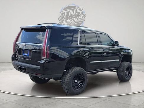 Used 2019 Cadillac Escalade Platinum AWD/4WD image 5