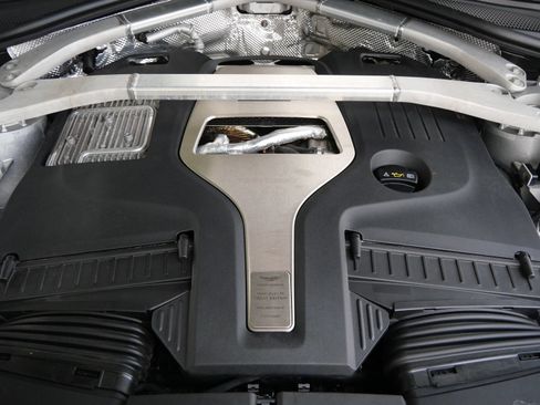 Used 2023 Aston Martin DBX AWD/4WD image 21