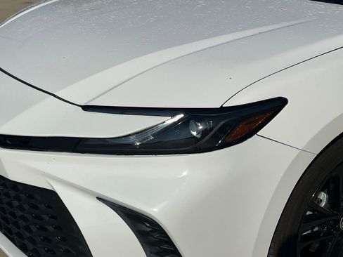 Used 2025 Toyota Camry SE FWD image 4