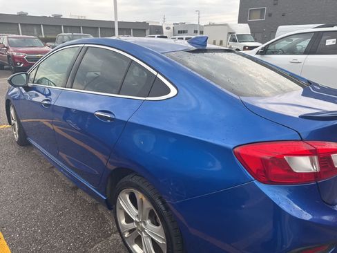 Used 2017 Chevrolet Cruze Premier w/ RS Package image 10