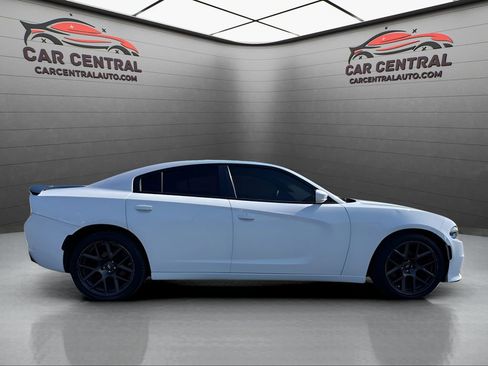 Used 2016 Dodge Charger R/T image 6