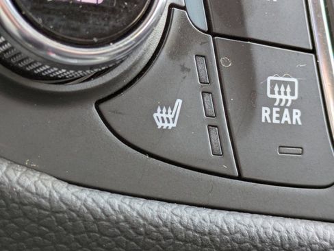 Used 2023 Chevrolet Equinox LT image 26