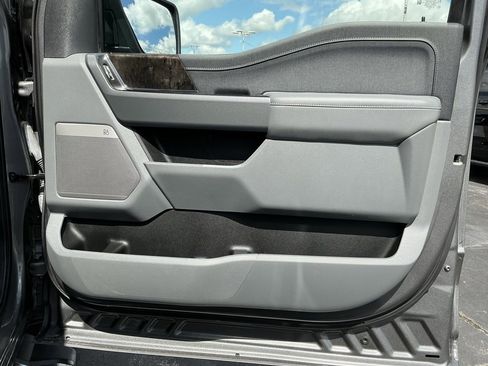 Used 2022 Ford F150 Lariat w/ Equipment Group 501A Mid image 27