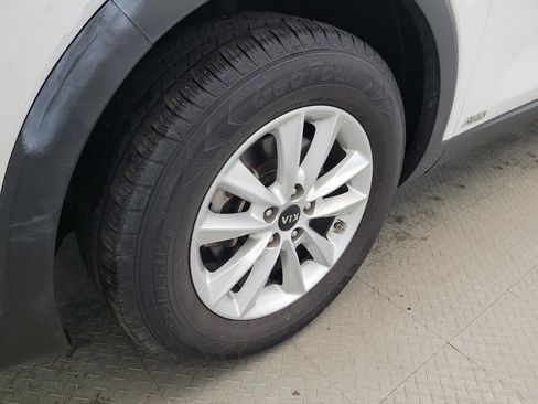Used 2019 Kia Sorento AWD image 31