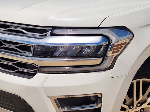 Used 2022 Ford Expedition Platinum AWD/4WD image 11