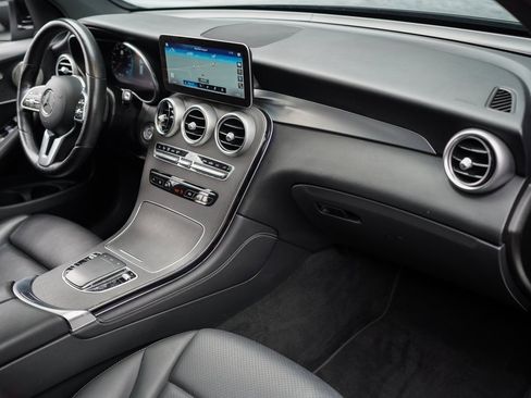 Used 2021 Mercedes-Benz GLC 300 4MATIC image 21