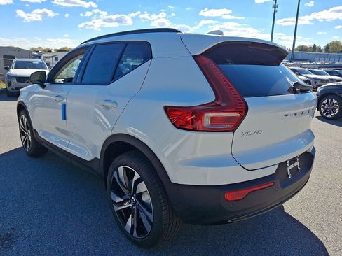 New 2026 Volvo XC40 B5 Ultra w/ Climate Package AWD/4WD image 3