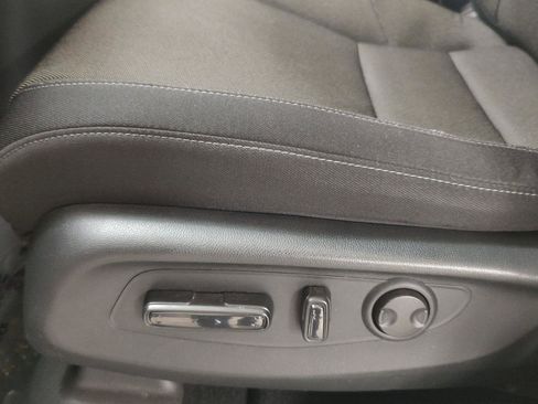 Used 2023 Honda CR-V EX image 2