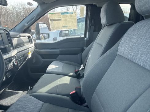 New 2025 Ford F250 XLT w/ FX4 Off-Road Package image 27