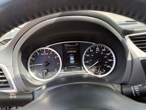 Used 2018 Nissan Sentra SV FWD image 9