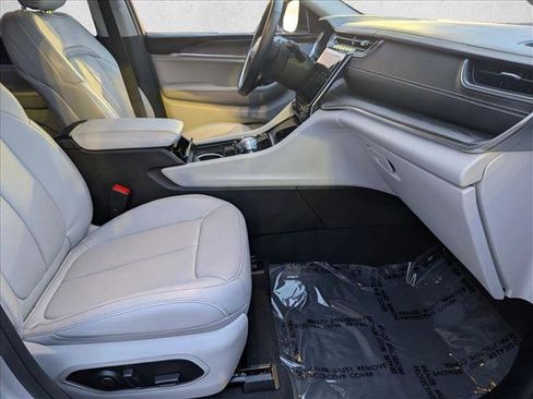 Used 2022 Jeep Grand Cherokee Overland image 22