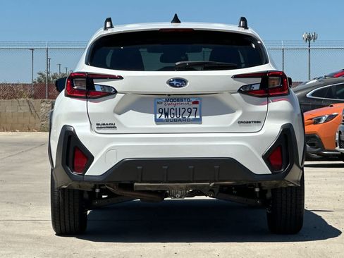 Used 2026 Subaru Crosstrek 2.5i Premium AWD/4WD image 4