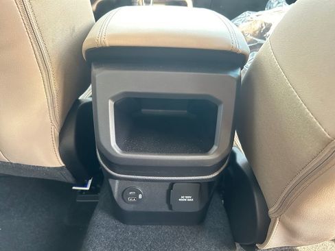 Used 2025 Ford Ranger Lariat w/ Chrome Accent Package image 26